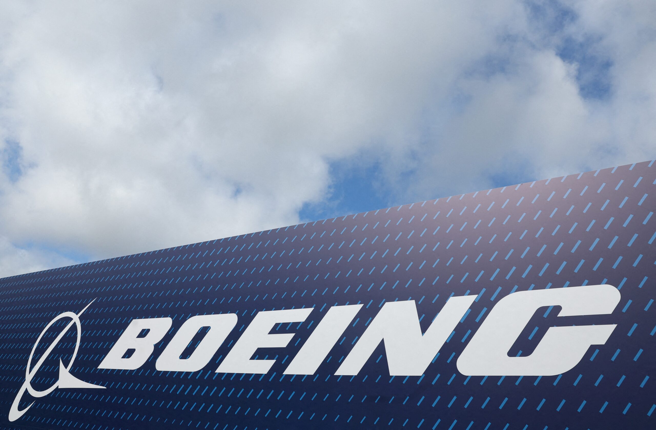 Ações da Boeing caem 8% no pré-mercado dos EUA após queda de avião na Índia