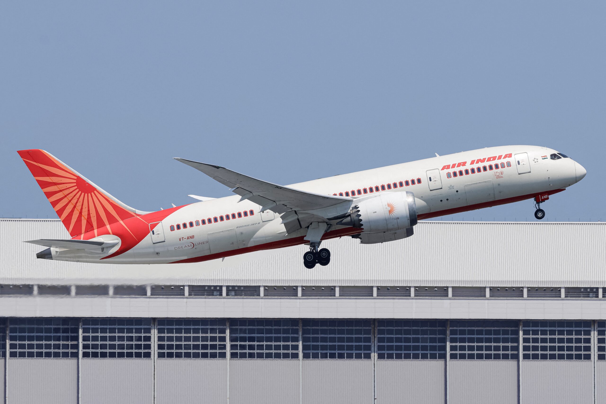 Air India: conheça a história da companhia envolvida em acidente com 242 a bordo