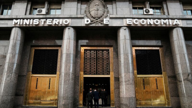 Argentina pode precisar pedir ‘perdão’ por não cumprir meta do FMI