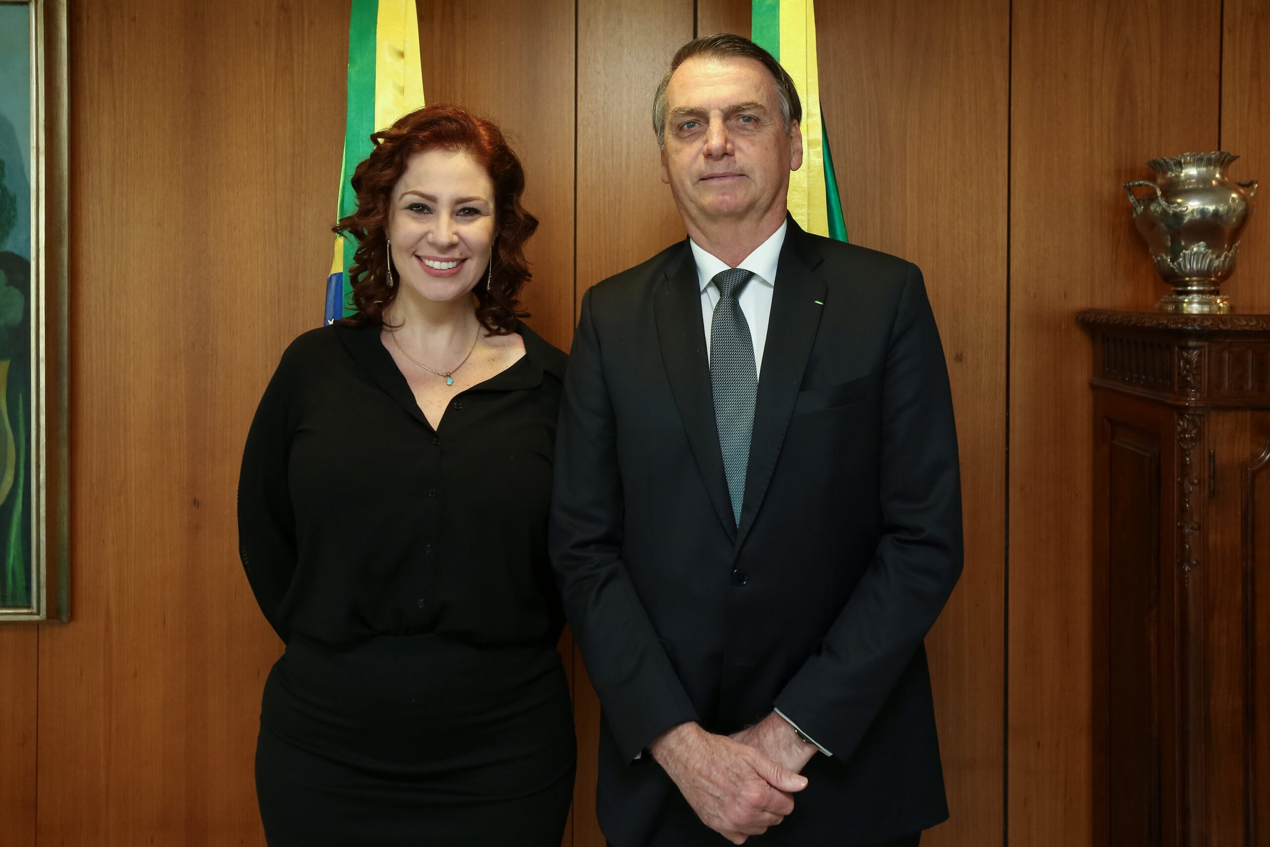 PF intima Bolsonaro para depor também no inquérito contra Zambelli