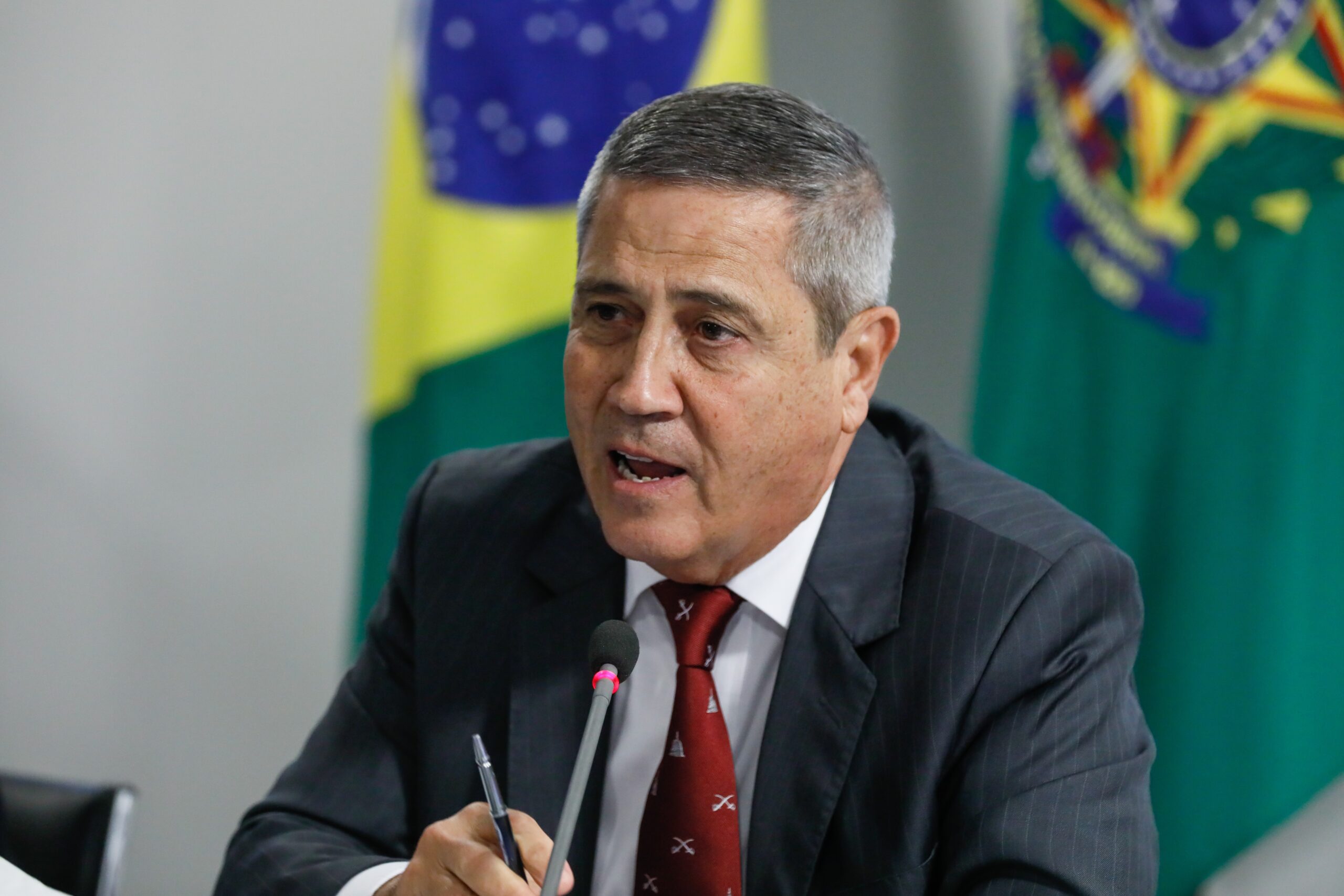 Trama golpista: Braga Netto tenta suspender interrogatórios, mas Moraes nega pedido