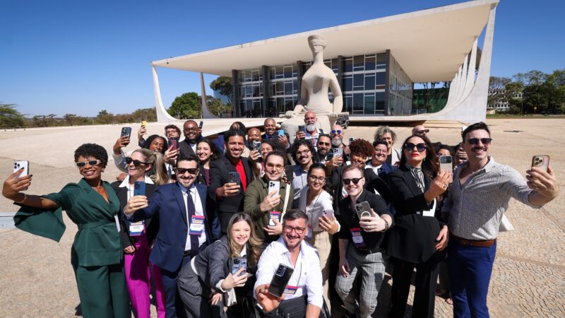 Memes, collabs e eventos com influencers: as estratégias do STF para ganhar seguidores