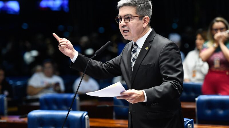 Senador diz que governo vai publicar MP para reverter medida do Congresso que aumenta a conta de luz em R$ 197 bilhões