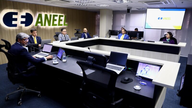 Aneel mantém bandeira vermelha, e conta de luz continua mais cara em julho