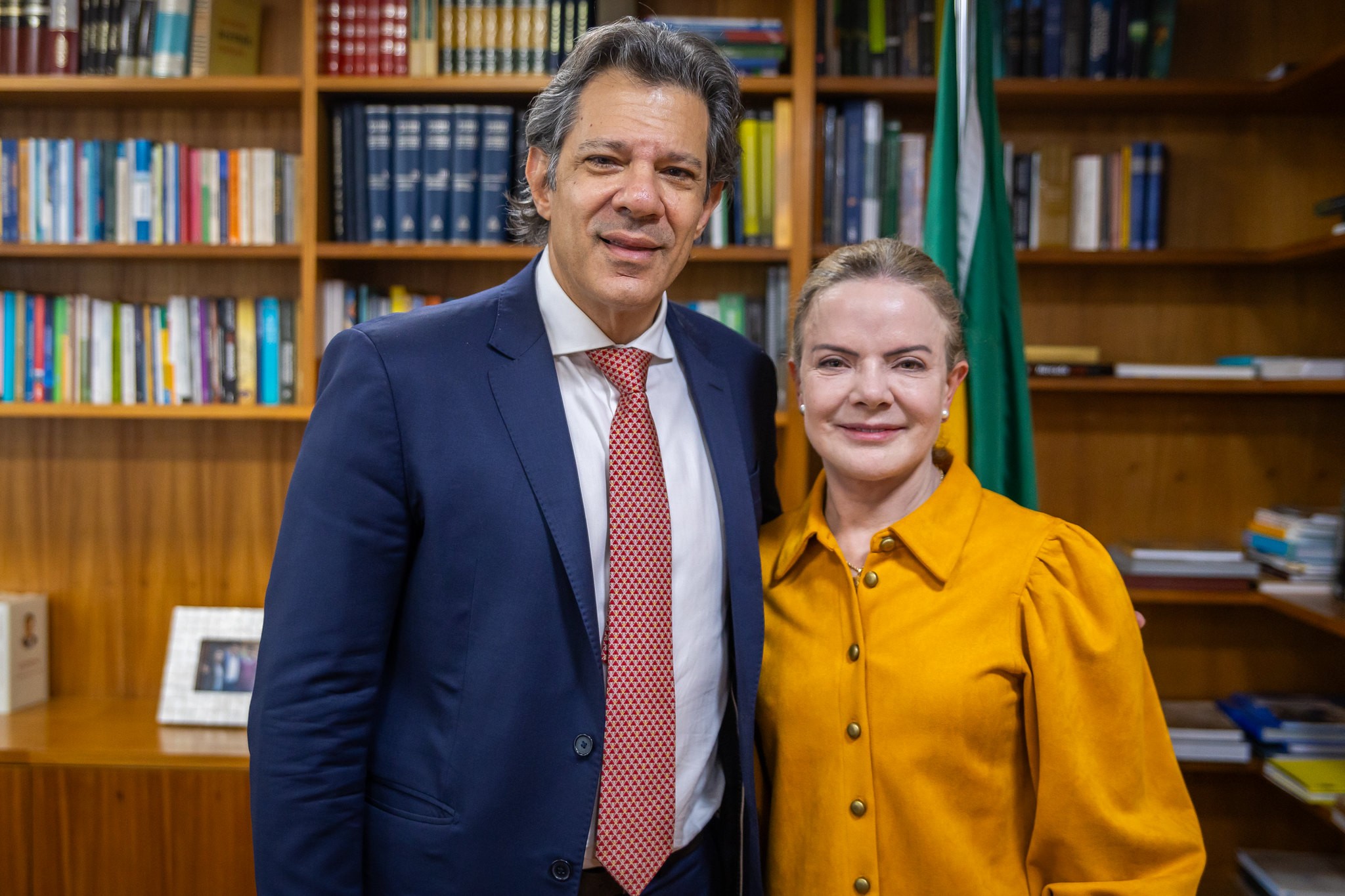 Após Motta pautar votação do IOF, Haddad e Gleisi voltam a defender decreto publicado pelo governo