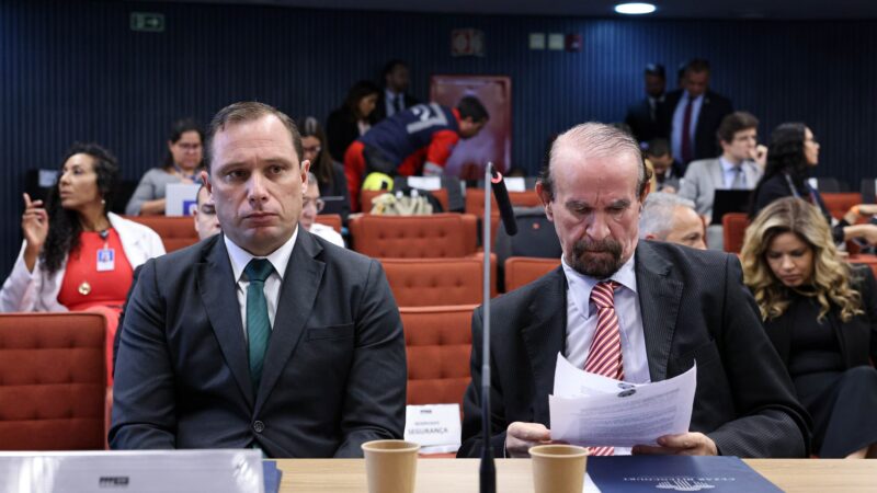 Após mais de 3 horas de depoimento, Mauro Cid deixa PF; ele é investigado em inquérito sobre passaporte