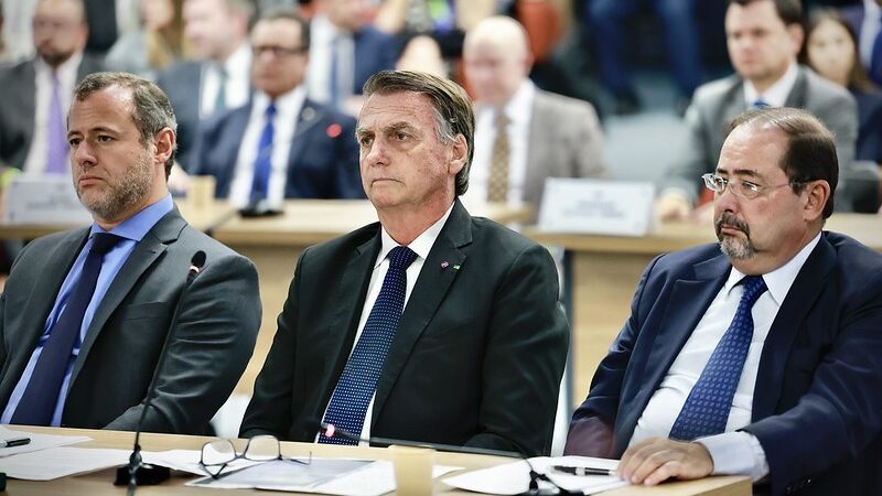 Estratégia de Bolsonaro de minimizar tentativa de golpe esbarra no Código Penal