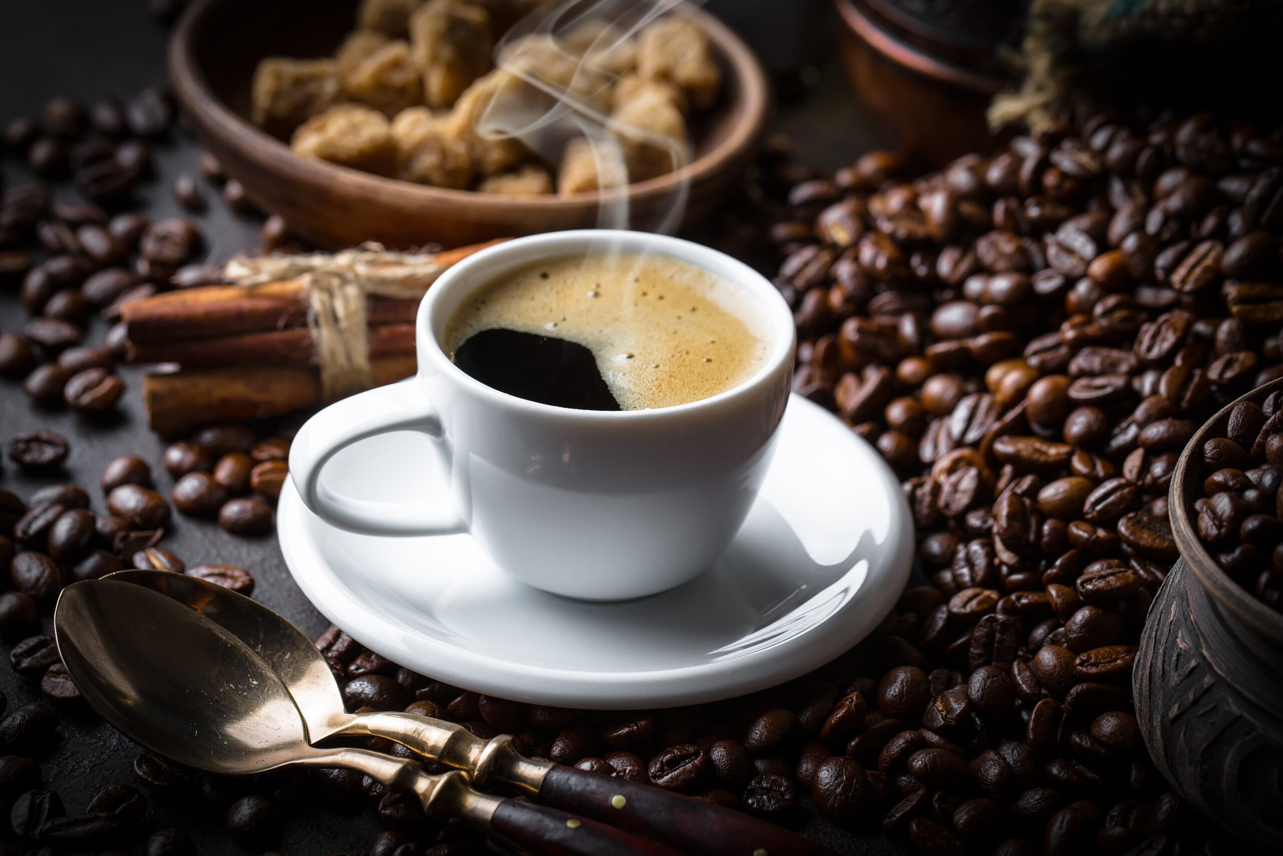 Preço do café sobe 81% ao consumidor em um ano, mas começa a cair no campo
