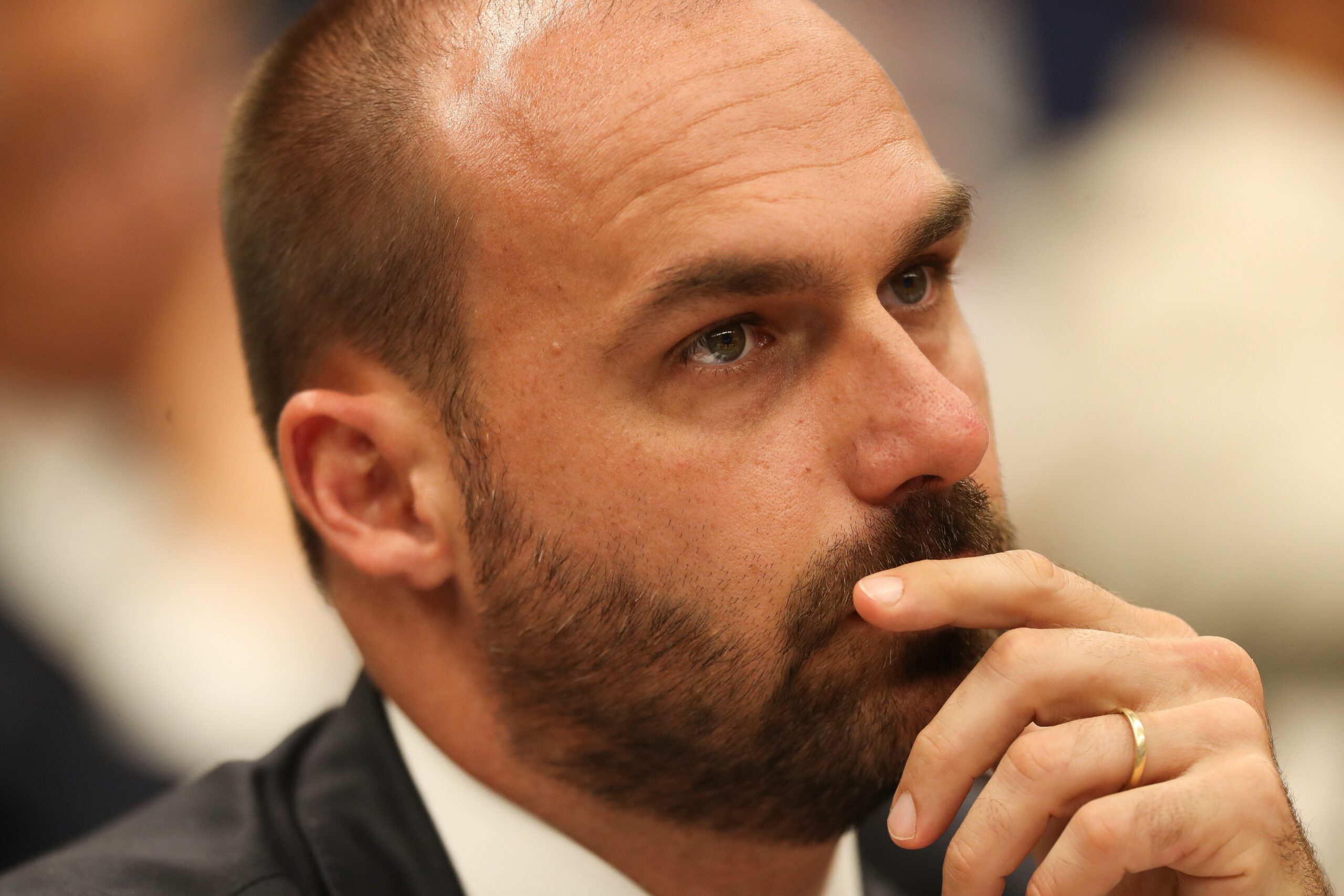 PF não localiza Eduardo Bolsonaro para notificá-lo sobre abertura de inquérito