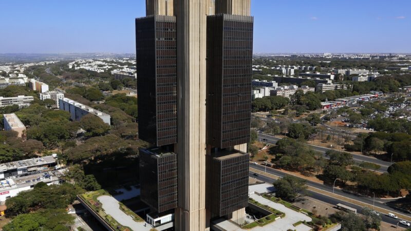 Após 9 meses subindo juros, Banco Central pode interromper ciclo de alta da Selic nesta quarta
