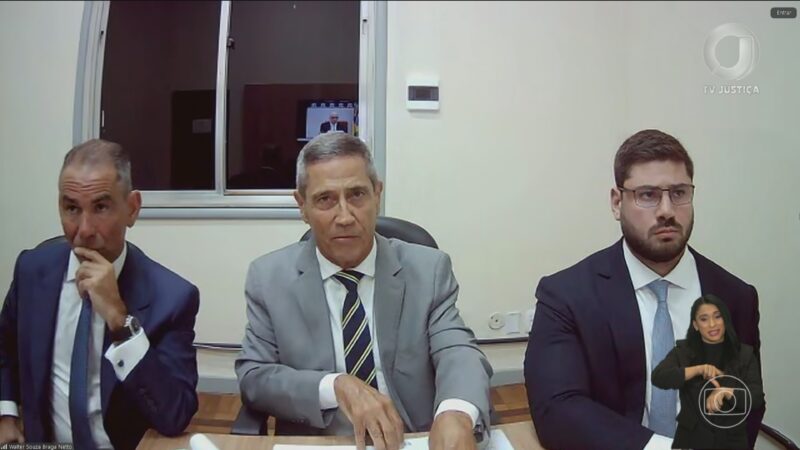 Defesa de Braga Netto pede acareação com Mauro Cid