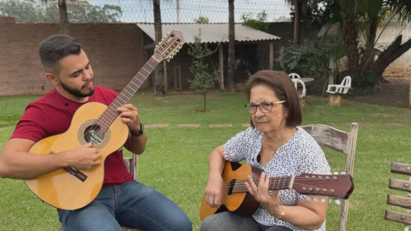 Som da viola encanta fãs de diferentes gerações
