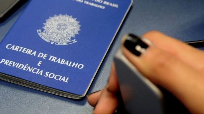 Desemprego recua para 6,2% no trimestre terminado em maio, diz IBGE; CLT bate novo recorde