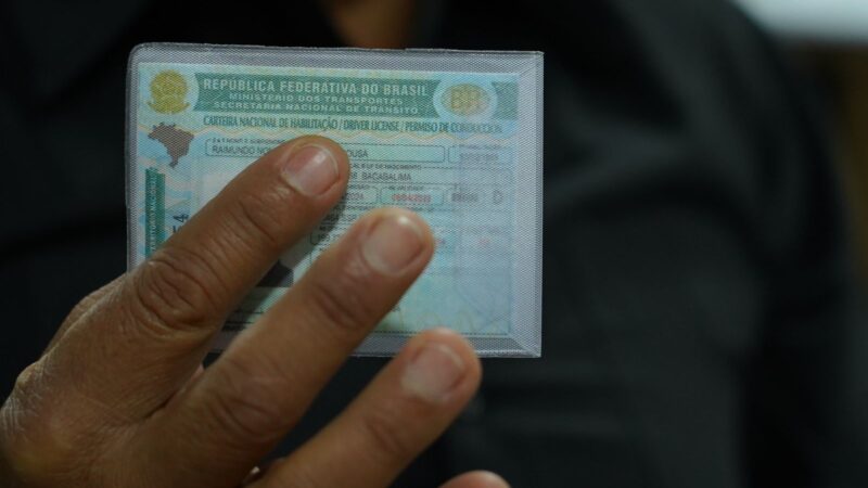 CNHs suspensas despencam mesmo com recorde de multas