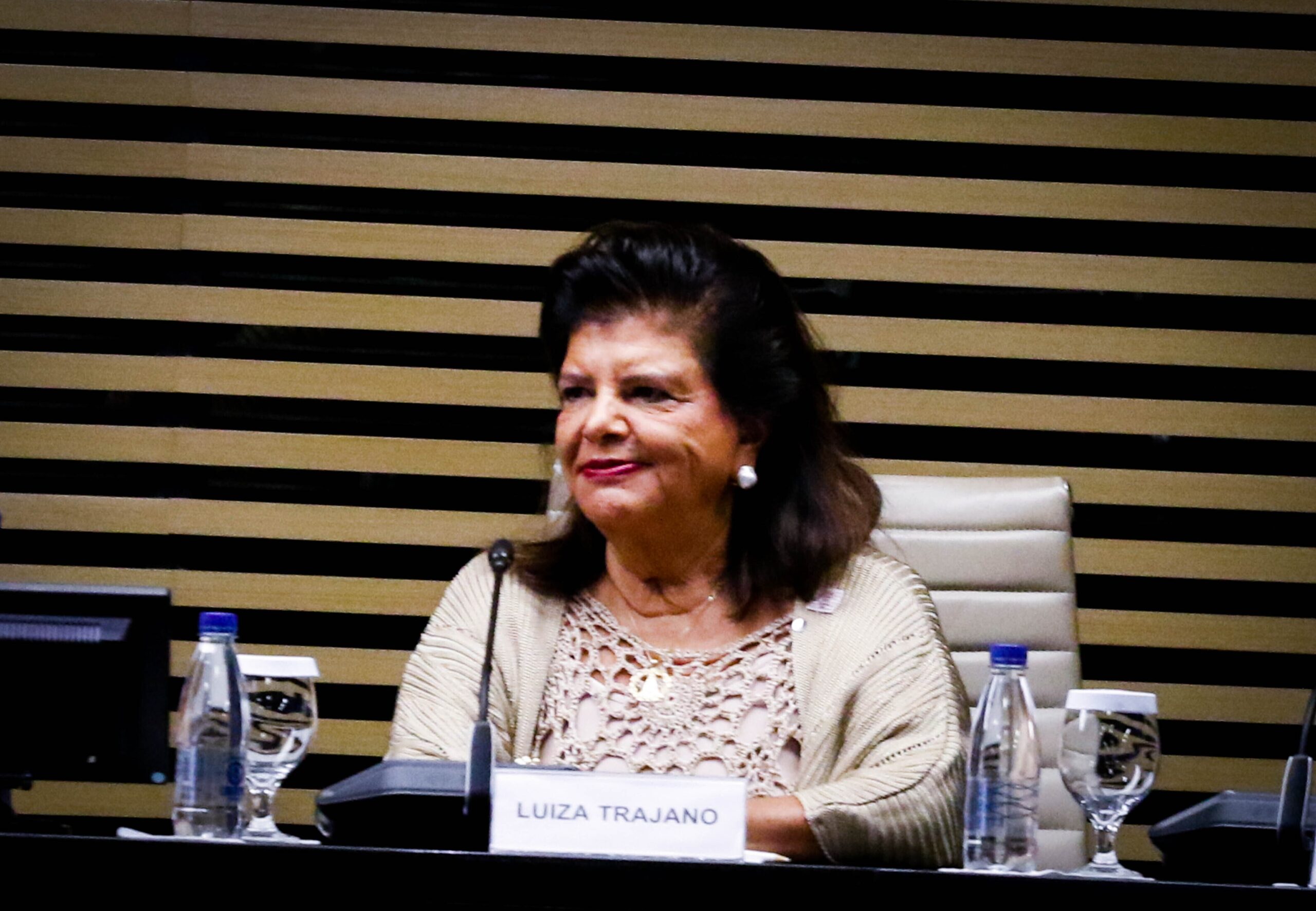É #FAKE página que imita a globo.com e diz que Luiza Trajano recomenda plataforma de criptomoedas; trata-se de golpe