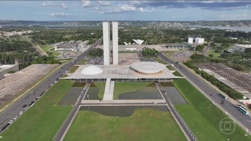 Congresso ganha mais poder e dinheiro, mas segue pouco cobrado pela população, apontam especialistas