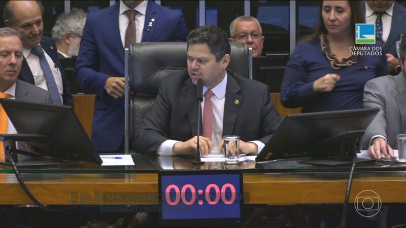Em vez de aprovar projetos de interesse da população, Congresso vai na contramão, derruba vetos de Lula e pode fazer a conta de luz subir