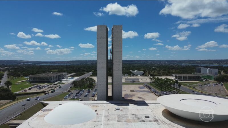 Governo avisa líderes partidários de que vai entrar no STF para manter decretos do IOF