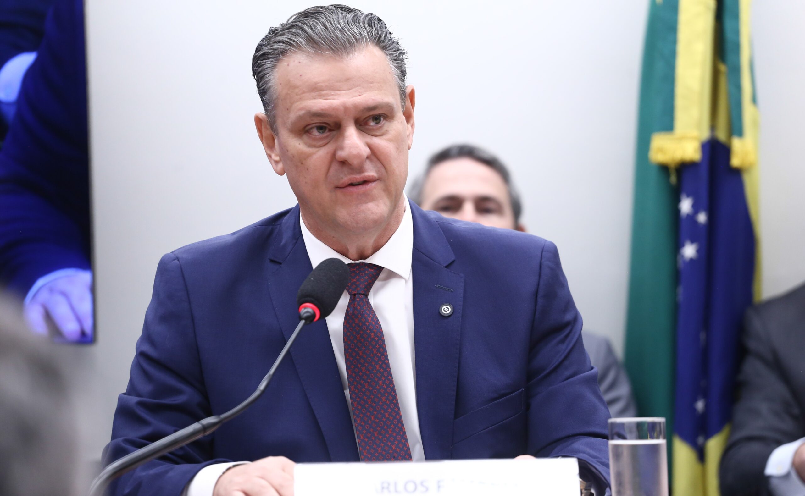 Fávaro quer discussão sobre vacinação contra gripe aviária sem restrição de mercados