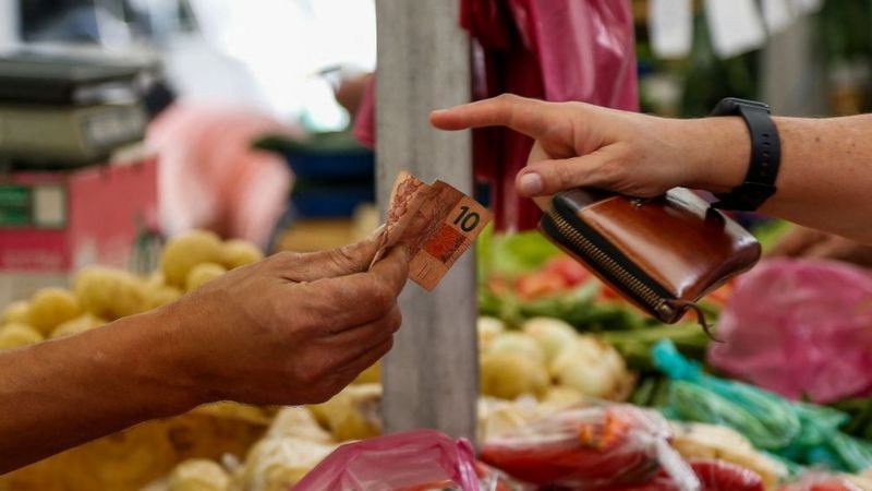 Boletim Focus: mercado reduz estimativa de inflação em 2025 pela 5ª semana seguida, para 5,20%