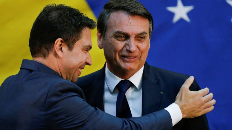 É #FAKE que Câmara dos Deputados suspendeu ação penal do STF contra Bolsonaro