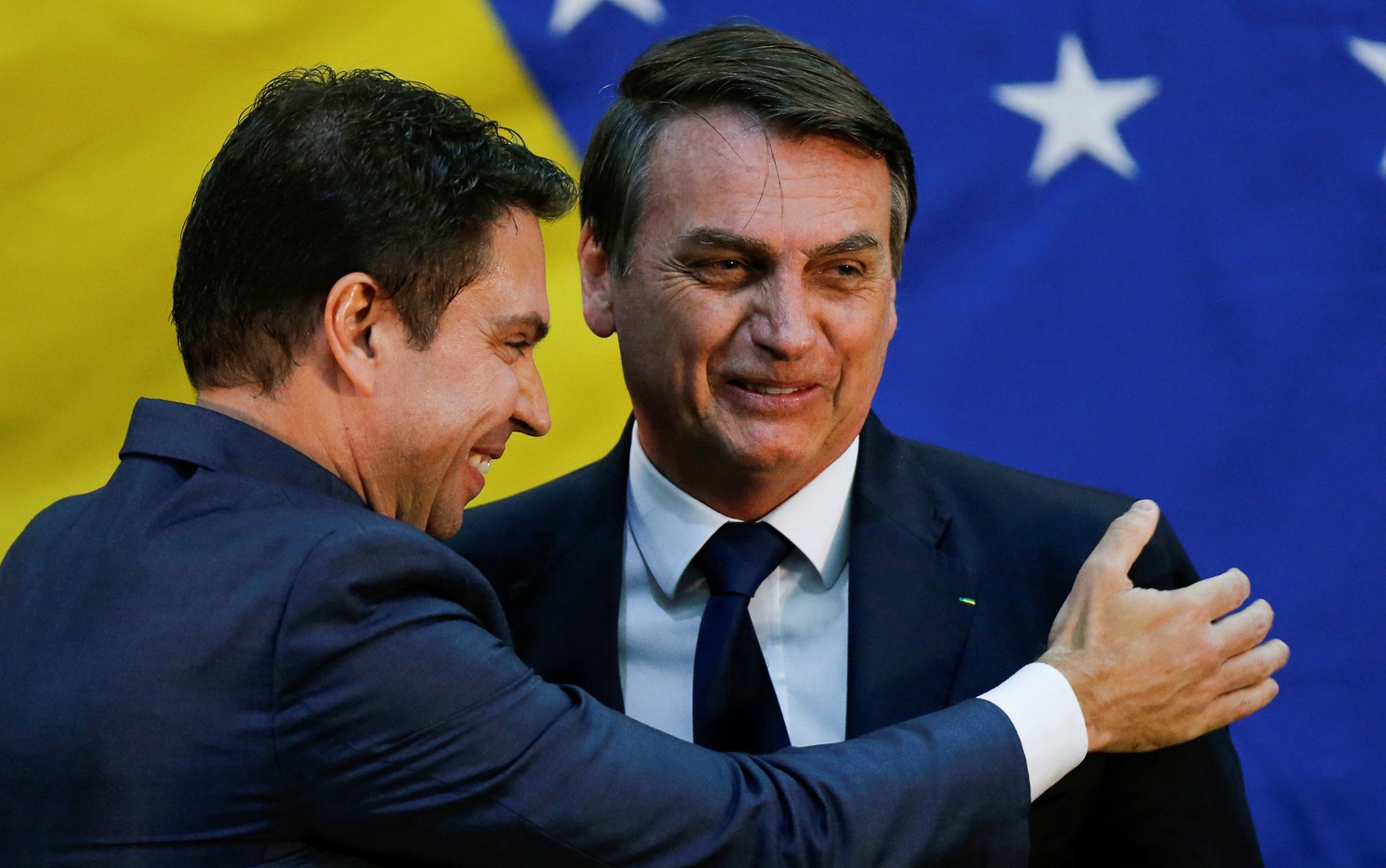 É #FAKE que Câmara dos Deputados suspendeu ação penal do STF contra Bolsonaro