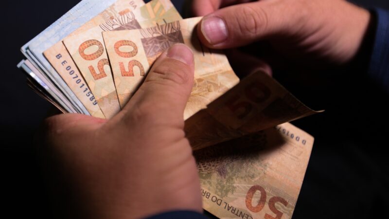 Selic a 15%: o que muda no seu bolso e como ficam poupança, CDB e Tesouro