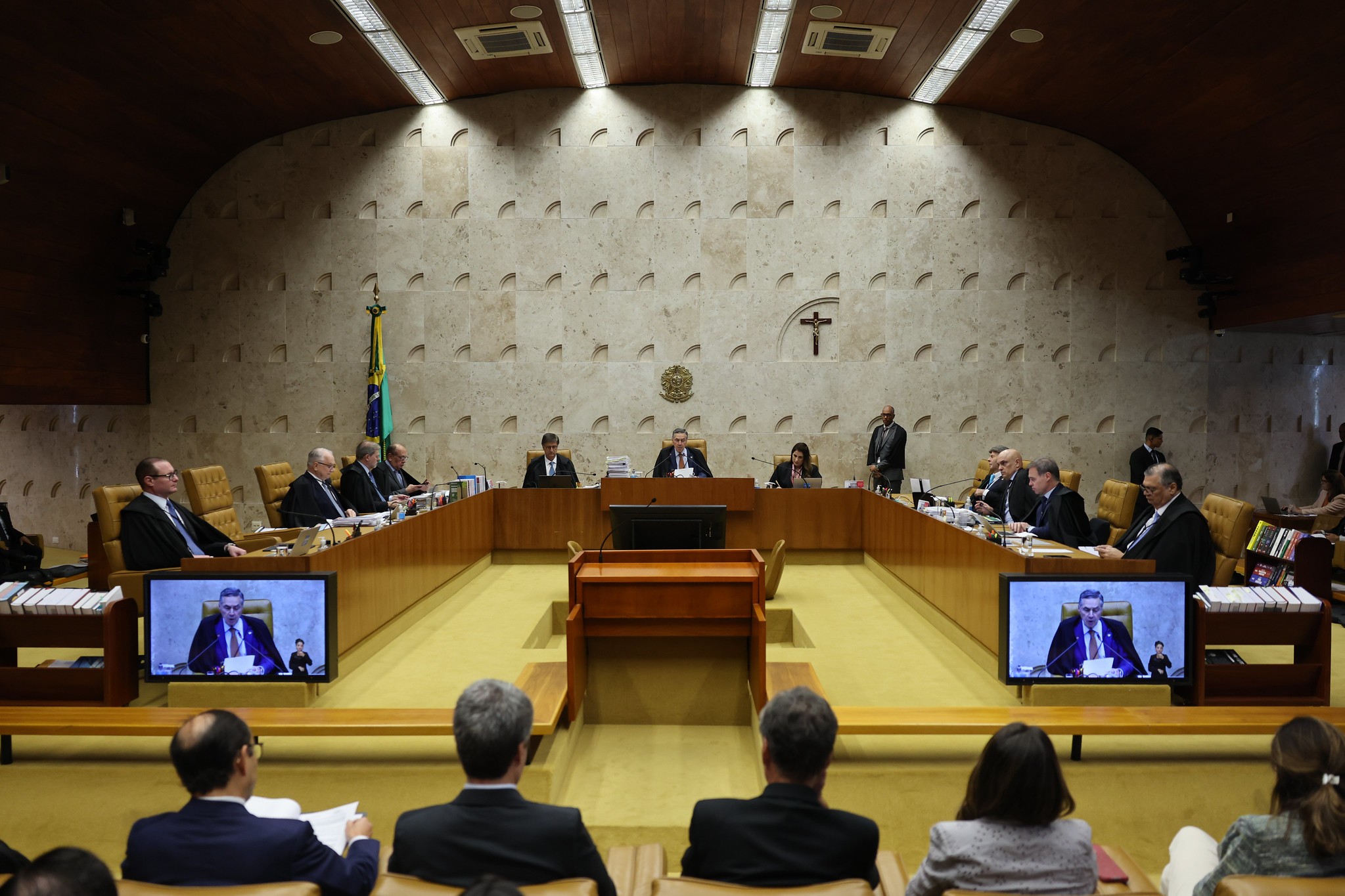 Em almoço no STF, ministros tentam consenso sobre responsabilização das redes por posts de usuários