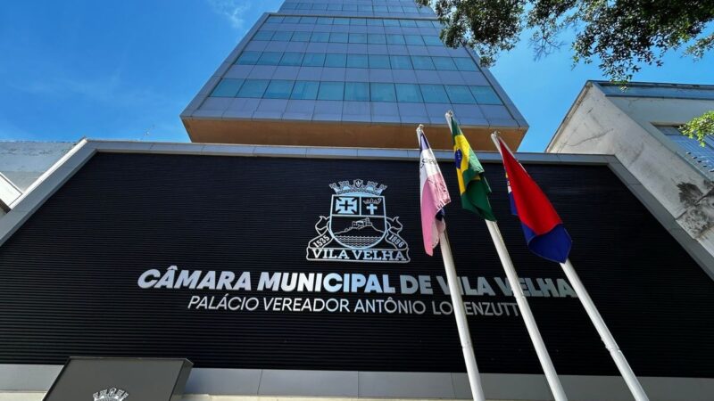 Câmara de Vila Velha investiga reajuste de até 386% a servidores após notificação do MP