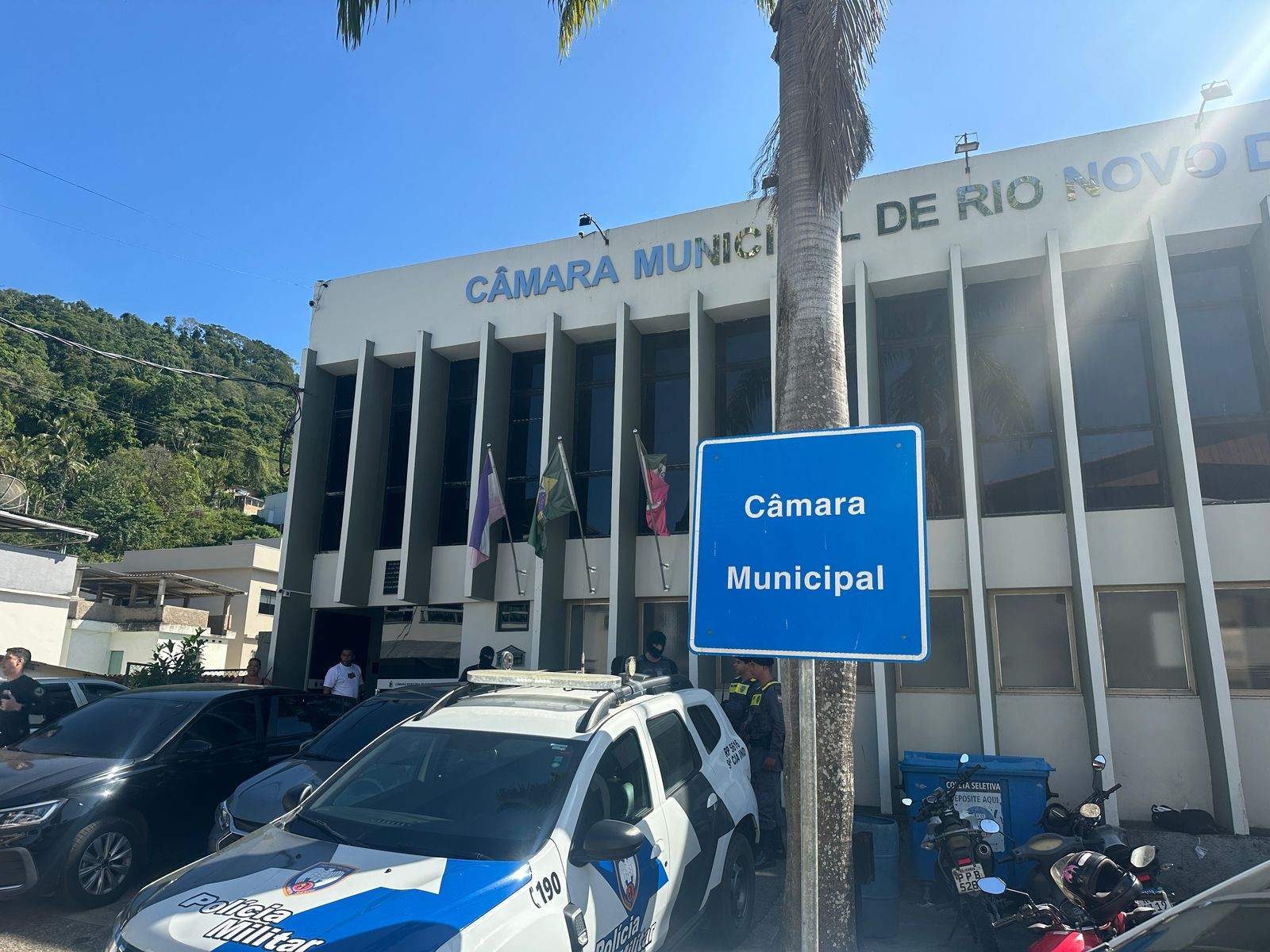 Vereador e servidores são denunciados por desvio de R$ 545 mil de Câmara Municipal no ES e vão usar tornozeleira eletrônica