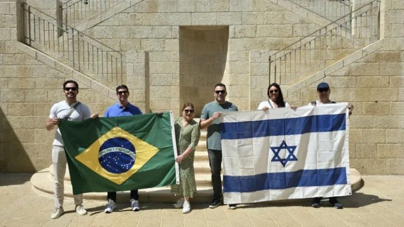 Políticos brasileiros que viajaram a Israel estão ‘em locais seguros’ e ‘seguindo orientações’, diz embaixada no Brasil