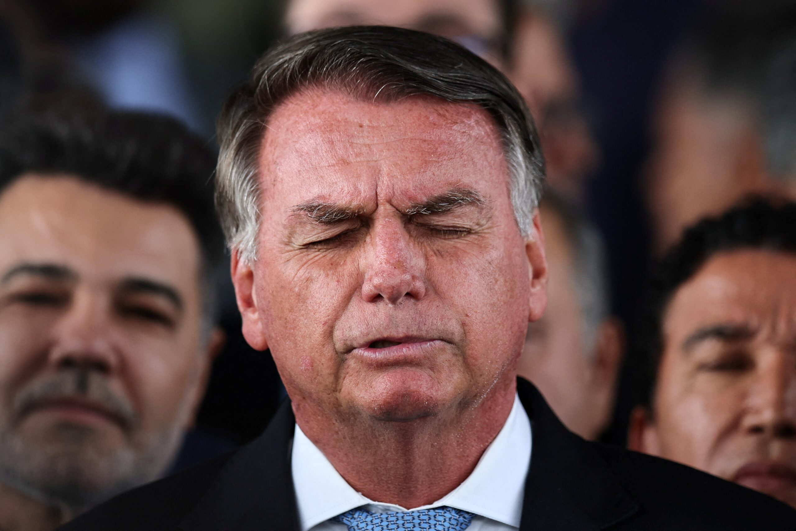 Penas máximas para crimes atribuídos a Bolsonaro podem levar a uma condenação de 43 anos de prisão; entenda