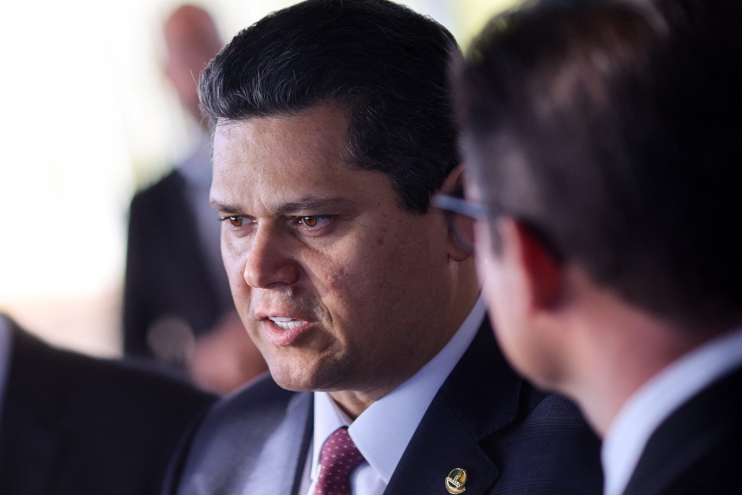 Oposição queria cancelamento de recesso após operação da PF contra Bolsonaro, mas Alcolumbre mantém férias no Congresso