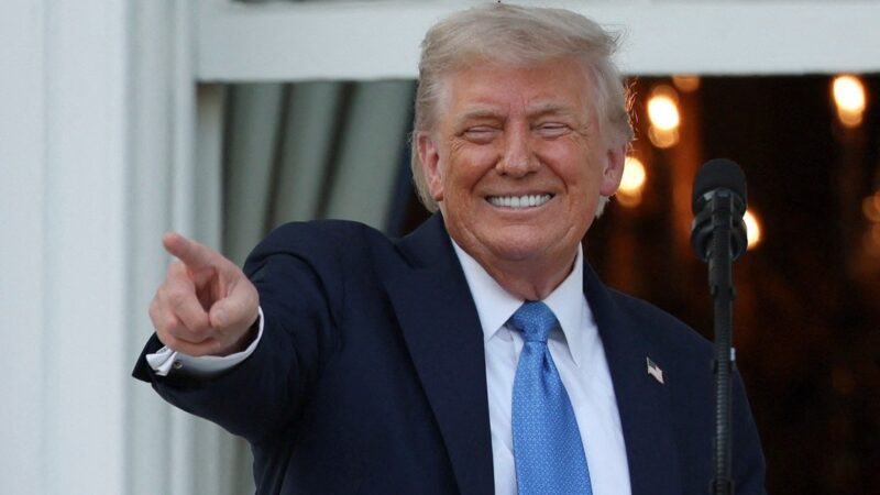 Senado dos EUA aprova pacote de cortes de impostos proposto por Trump