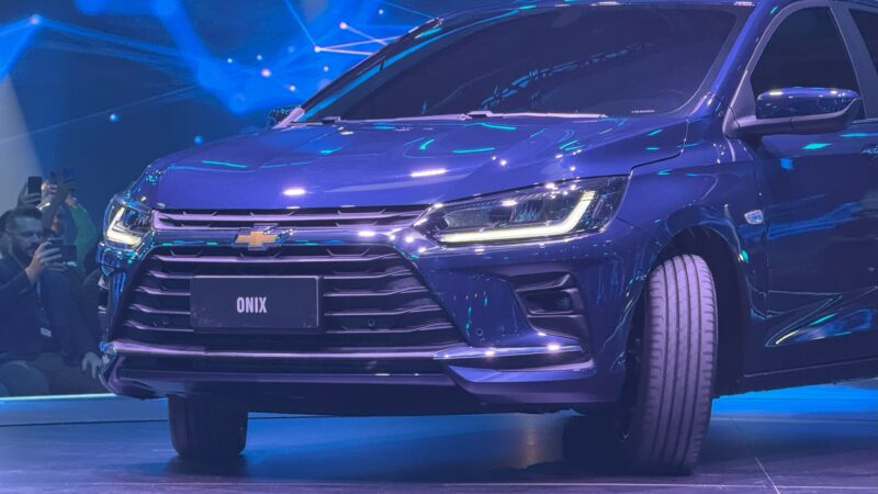 Chevrolet Onix renova visual para frear queda nas vendas; veja preço e o que mudou