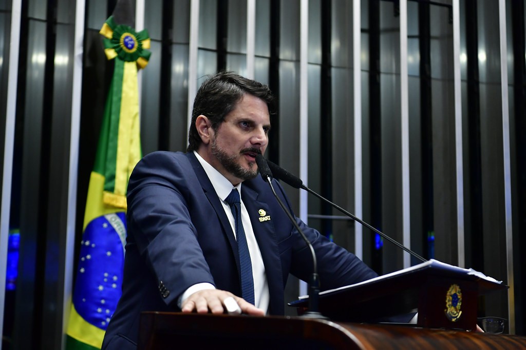Marcos do Val: quem é senador que viajou ao exterior, contrariando decisão de Moraes
