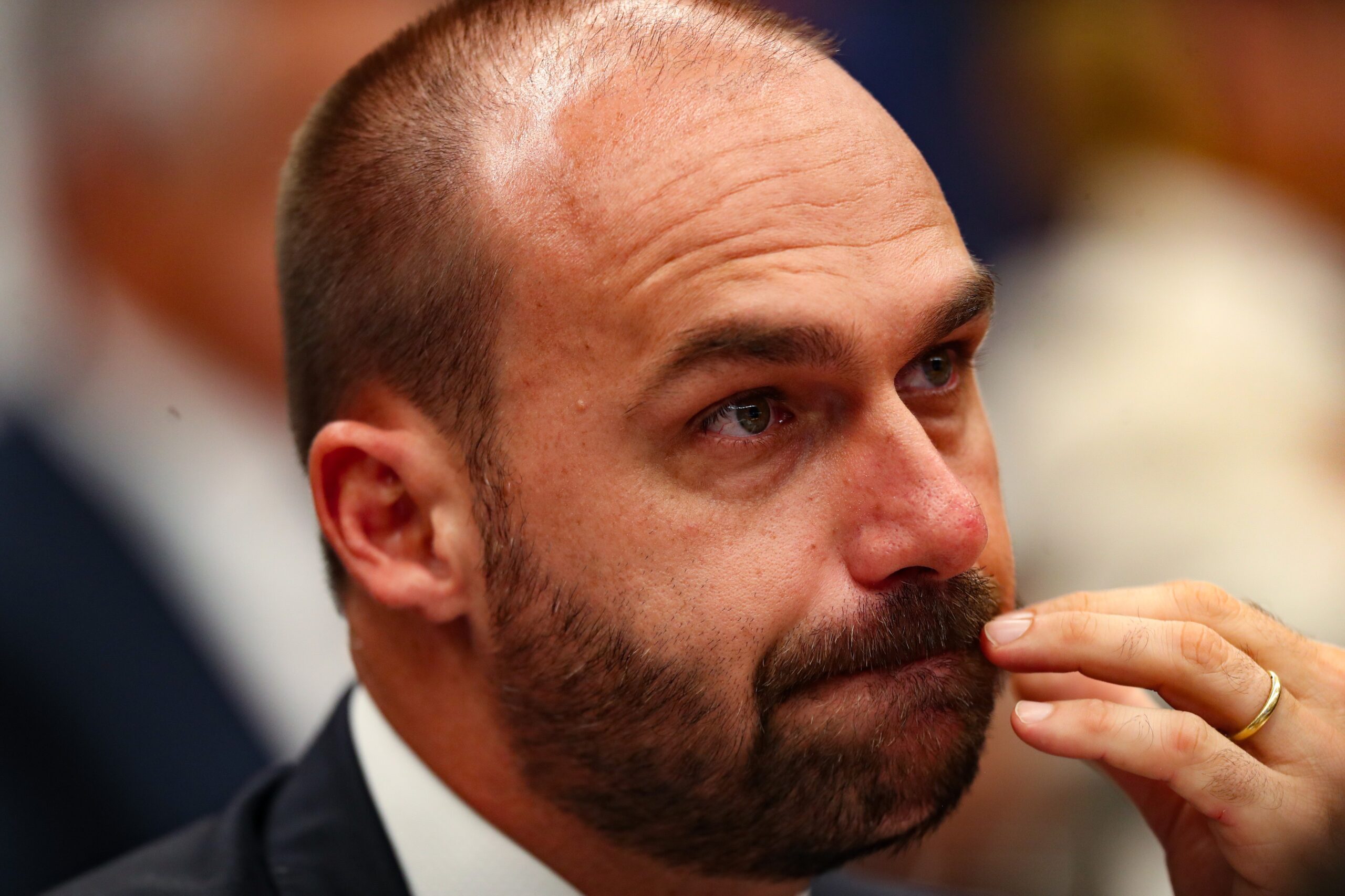 Eduardo admite que trabalhou por sanção e teve reuniões nos EUA