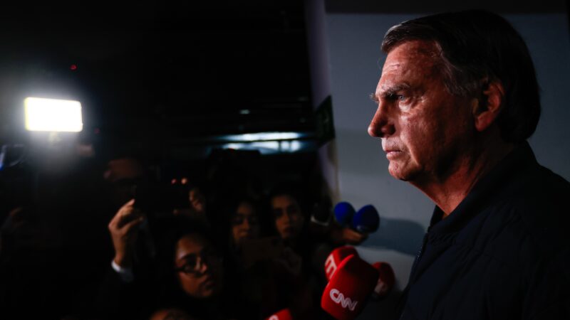 Bolsonaro nega relação com tarifaço de Trump e diz que não pode negociá-lo: ‘não tenho os contatos’