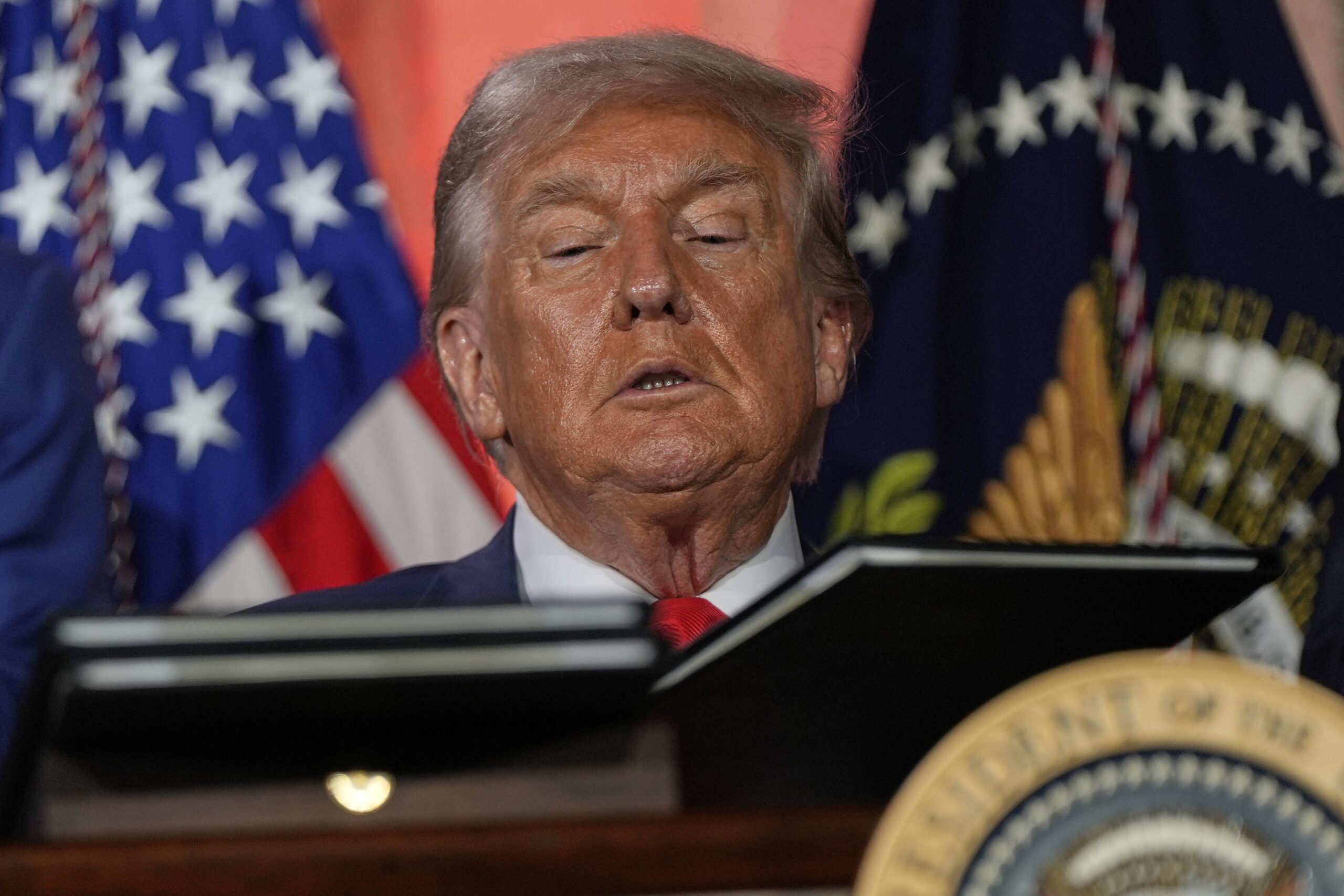 Equipe de Lula ouviu nos EUA que Trump não autorizou diálogo da Casa Branca com o Brasil