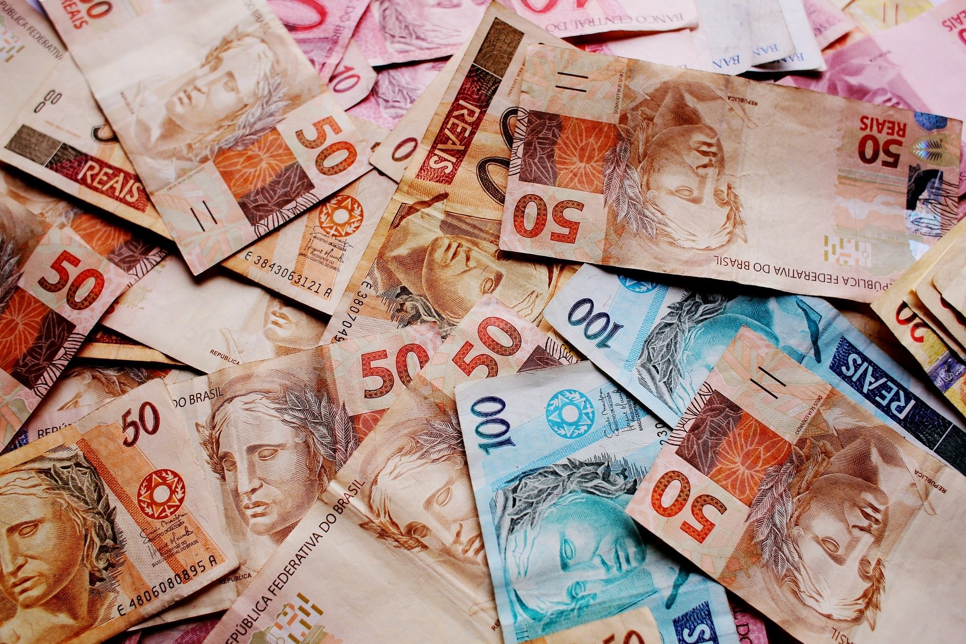 Contas públicas têm déficit de R$ 47,1 bilhões em junho; dívida avança para 76,6% do PIB