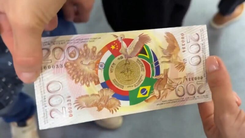 É #FAKE que vídeo mostre nota oficial dos Brics; trata-se de cédula simbólica