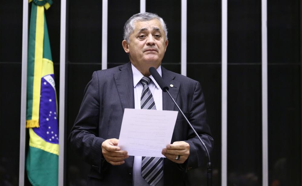 Governo não quer ‘peitar’ o Congresso, diz líder sobre ação no STF para retomar elevação do IOF