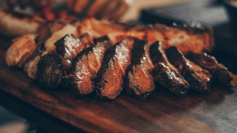 Preço da carne bovina deve encarecer em 2026 com menos boi no campo
