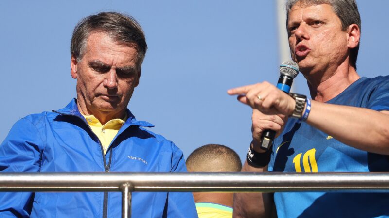 Análise: Pesquisa mostra efeito negativo do tarifaço de Trump para Bolsonaro e Tarcísio em 2026, avalia diretor da Quaest
