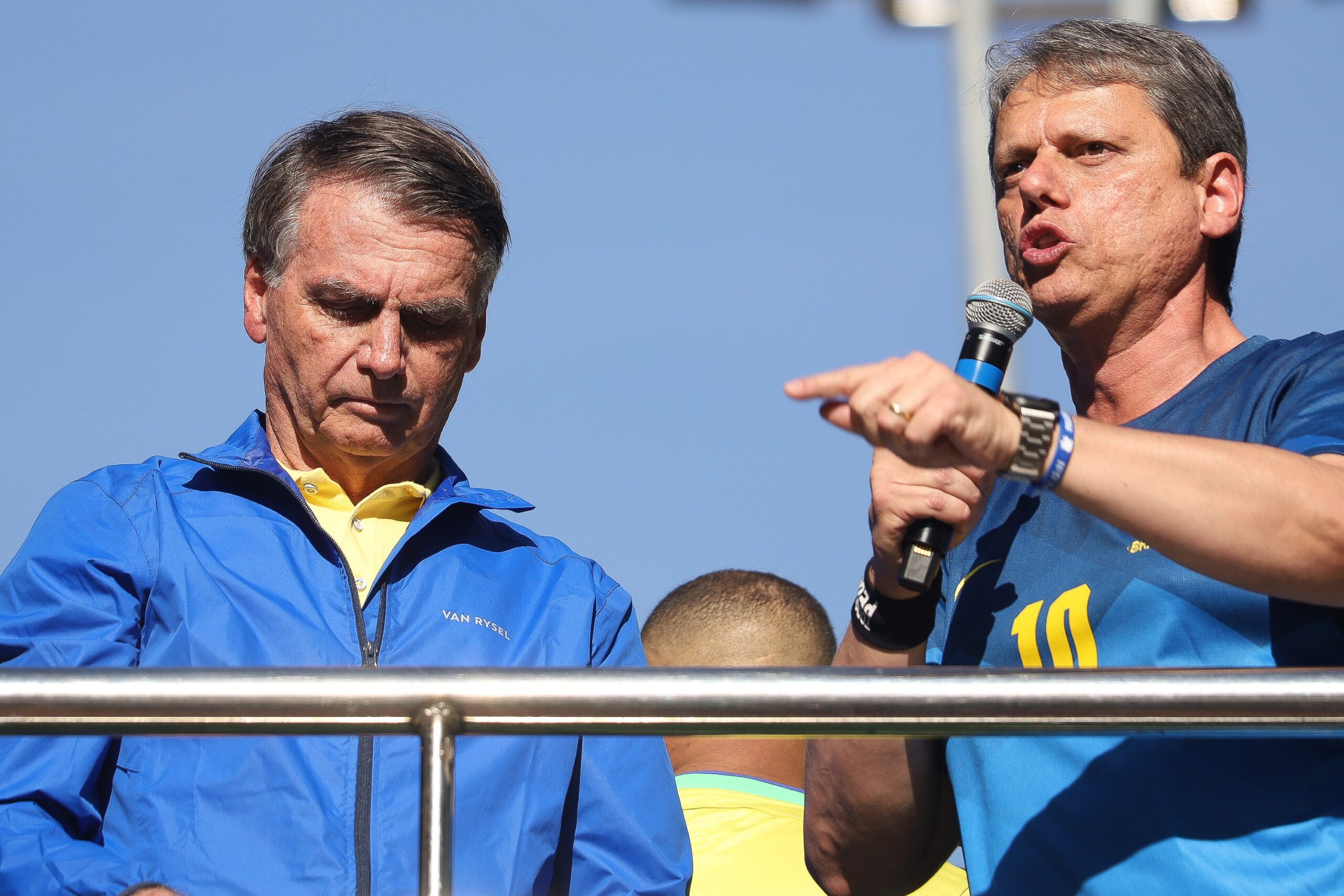 Análise: Pesquisa mostra efeito negativo do tarifaço de Trump para Bolsonaro e Tarcísio em 2026, avalia diretor da Quaest
