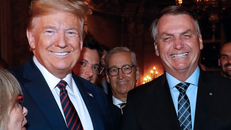 Bolsonaro troca Exército por Trump como Poder Moderador do Brasil