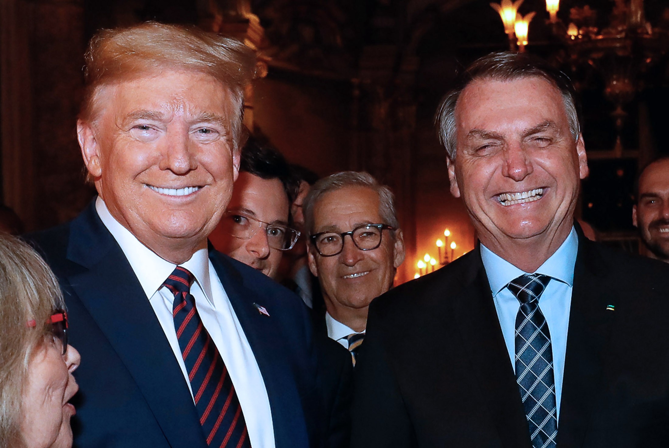 Bolsonaro troca Exército por Trump como Poder Moderador do Brasil