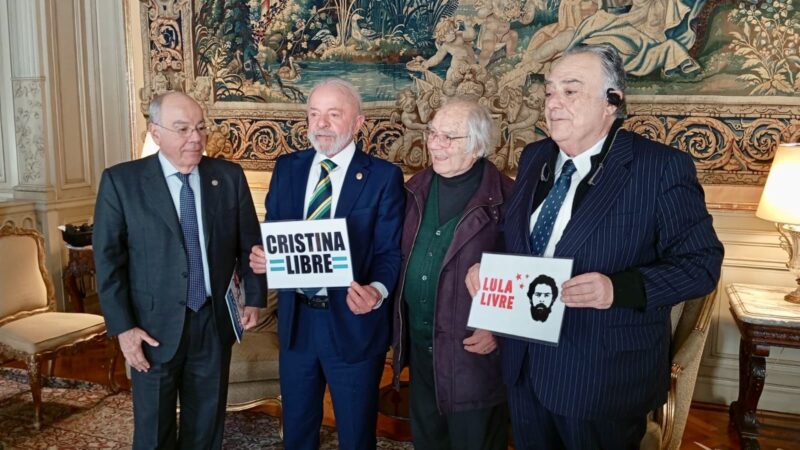 FOTOS: Lula pede liberdade para Cristina após visitar ex-presidente condenada por corrupção
