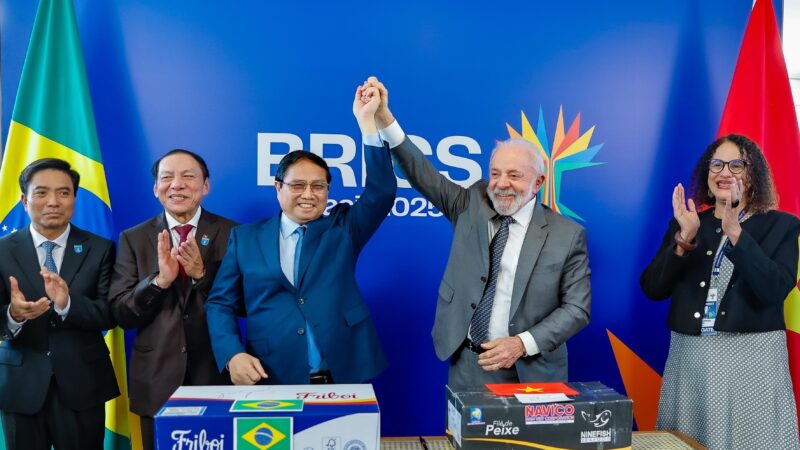 Brics: Em agenda com lideranças no Rio, Lula troca presentes e define compromissos