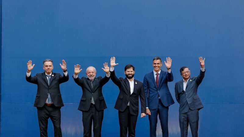 Em cúpula sobre democracia, Lula pede atuação conjunta diante do ‘extremismo’ que tenta ‘reeditar práticas intervencionistas’
